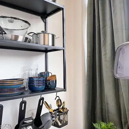 Daire Modern Cozy Apt. -with 2 Tv, Netflix And Work Desk *