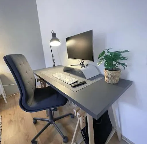 Modern Cozy Apt. -with 2 Tv, Netflix And Work Desk * Essen